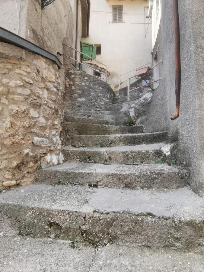 فيلا Il Torrione Poggio Bustone المظهر الخارجي الصورة