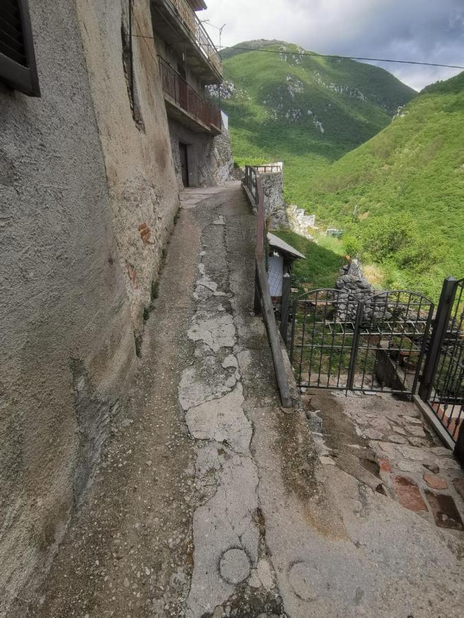فيلا Il Torrione Poggio Bustone المظهر الخارجي الصورة