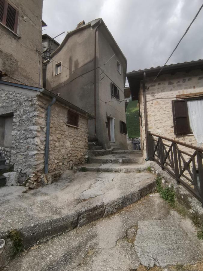 فيلا Il Torrione Poggio Bustone المظهر الخارجي الصورة